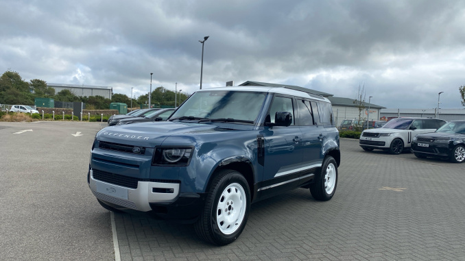 Land Rover Defender 3.0 D350 X-Dynamic HSE 110 5dr Auto Diesel Estate - Image 20